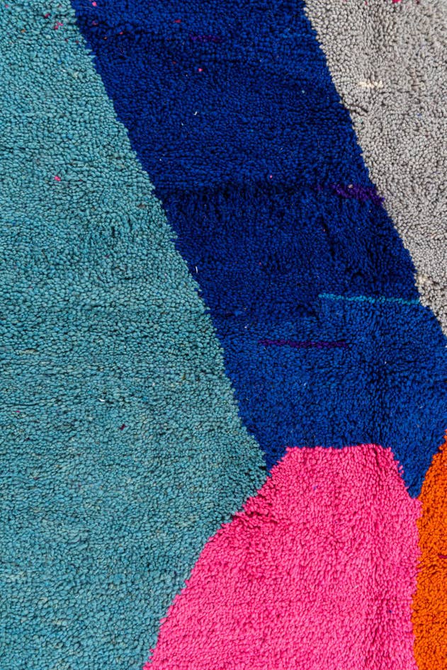 Detail image of 4' 10 x 8' Hand Knotted Moroccan Wool Rug