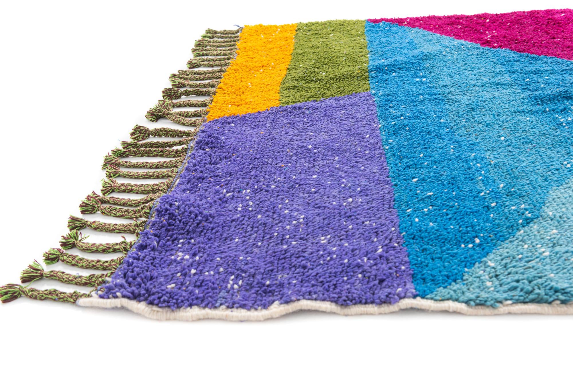 5' 7 x 8' Hand Knotted Moroccan Wool Rug