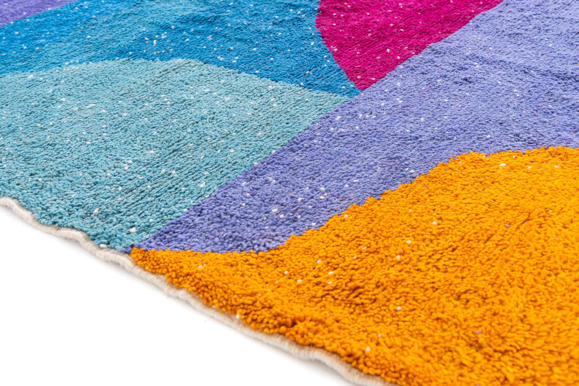 5' 7 x 8' Hand Knotted Moroccan Wool Rug