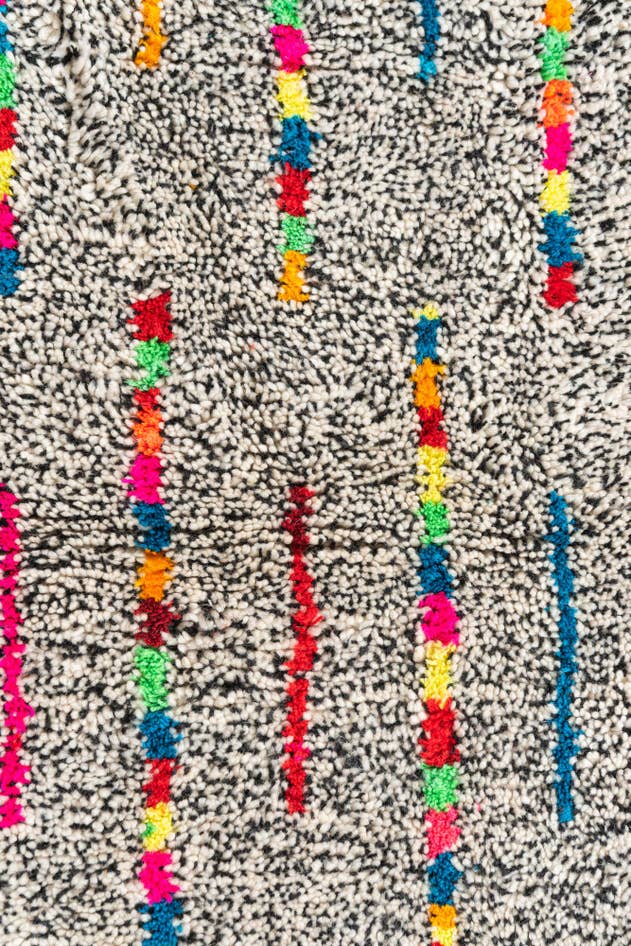 Detail image of 3' 4 x 4' 10 Hand Knotted Moroccan Wool Rug