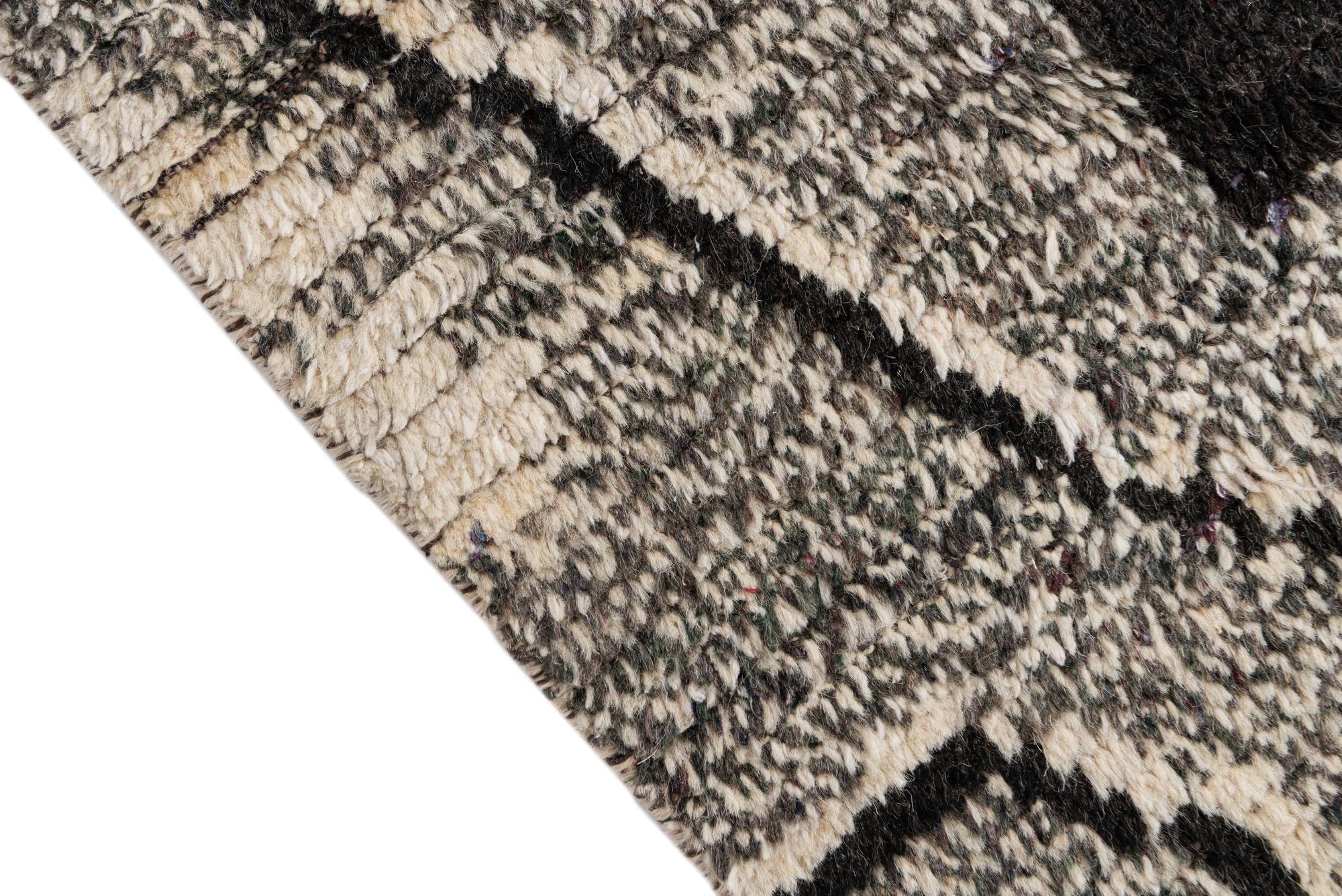 4' x 6' 9 Hand Knotted Moroccan Wool Rug