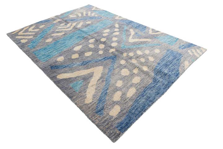 5' 6 x 8' Hand Knotted Moroccan Wool Rug