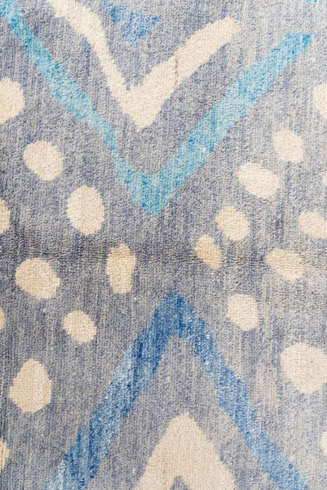 5' 6 x 8' Hand Knotted Moroccan Wool Rug