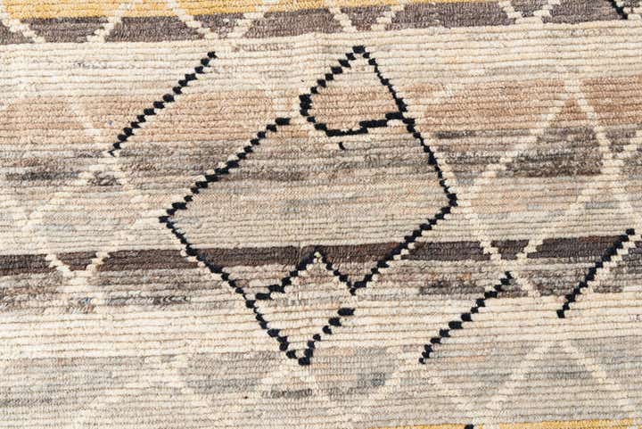 5' 9 x 9' 3 Hand Knotted Moroccan Wool Rug