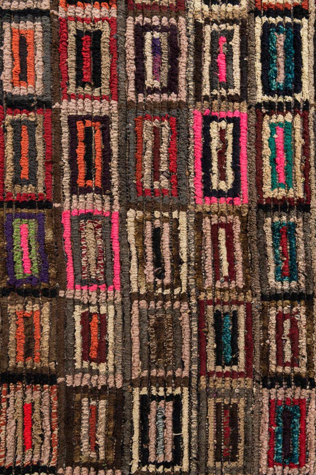 Detail image of 6' x 9' 10 Hand Knotted Moroccan Wool Rug