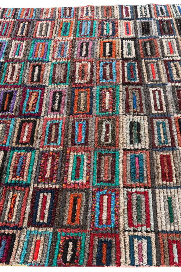 Detail image of 6' x 9' 5 Hand Knotted Moroccan Wool Rug