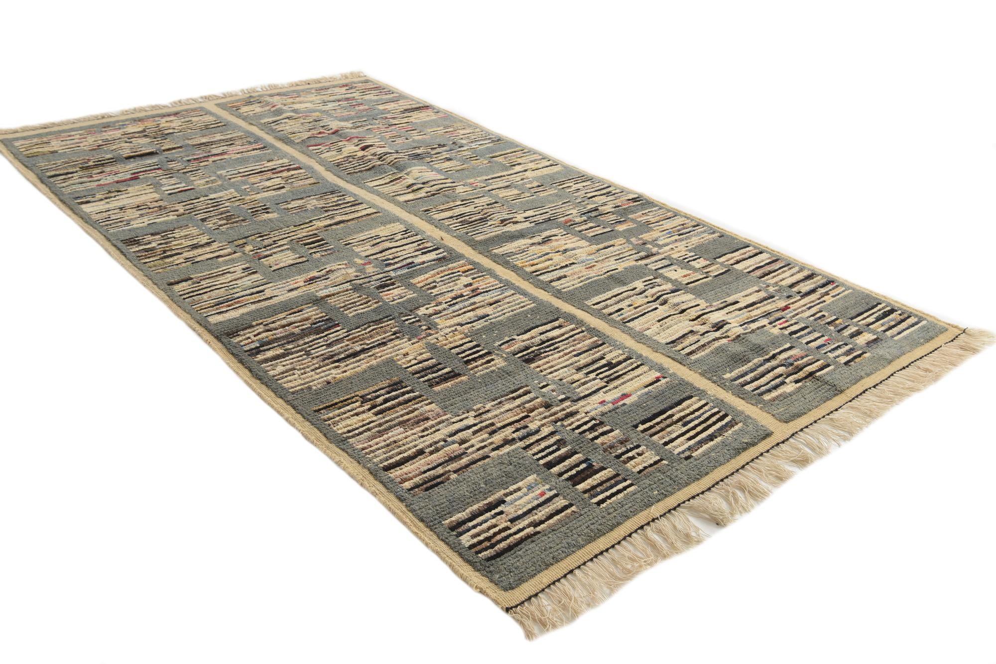 5' 8 x 10' Hand Knotted Moroccan Wool Rug