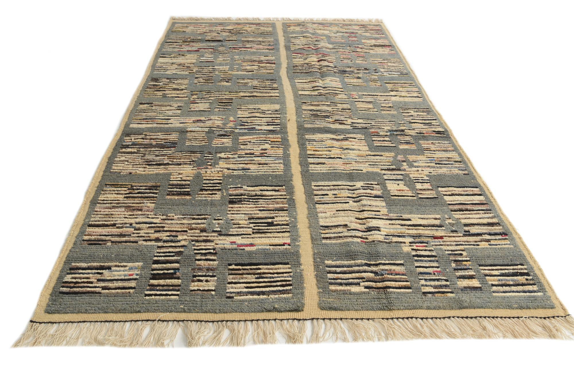 5' 8 x 10' Hand Knotted Moroccan Wool Rug