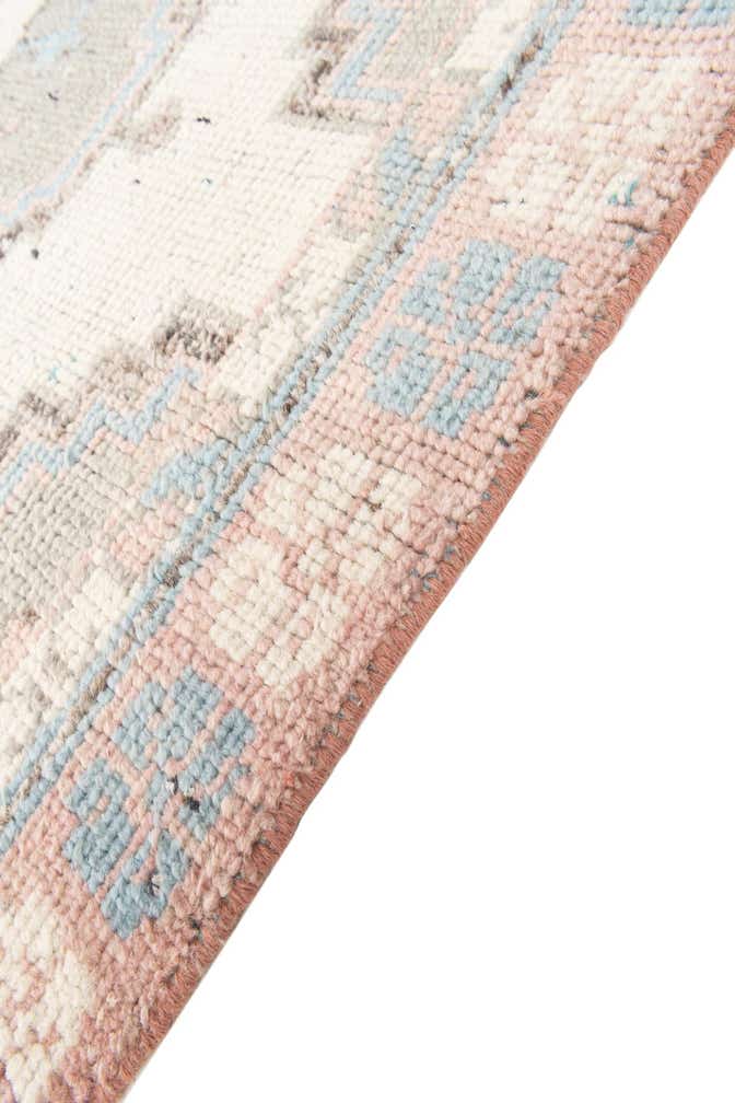 6' x 9' 8 Hand Knotted Moroccan Wool Rug