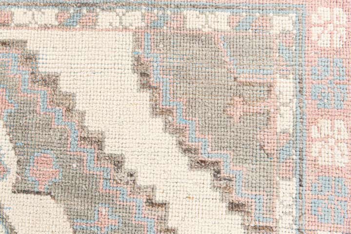 6' x 9' 8 Hand Knotted Moroccan Wool Rug