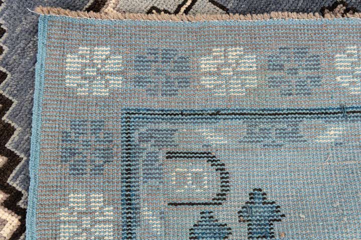8' x 10' 5 Hand Knotted Moroccan Wool Rug