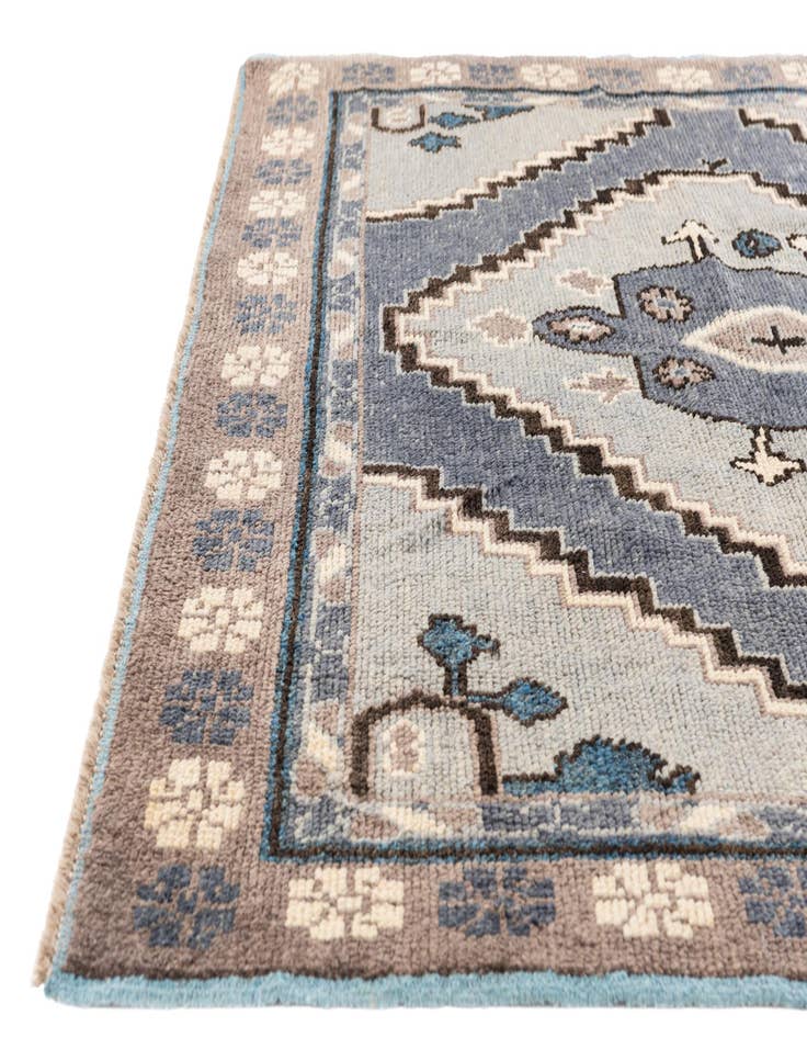 Detail image of 8' x 10' 5  Hand Knotted Moroccan Wool Rug