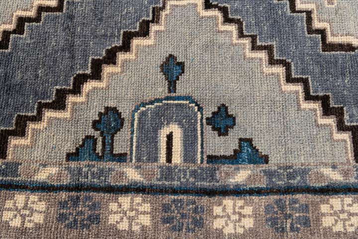 8' x 10' 5 Hand Knotted Moroccan Wool Rug
