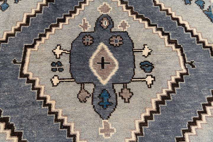 8' x 10' 5 Hand Knotted Moroccan Wool Rug