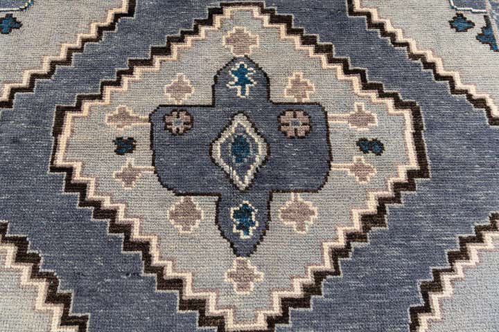 8' x 10' 5 Hand Knotted Moroccan Wool Rug