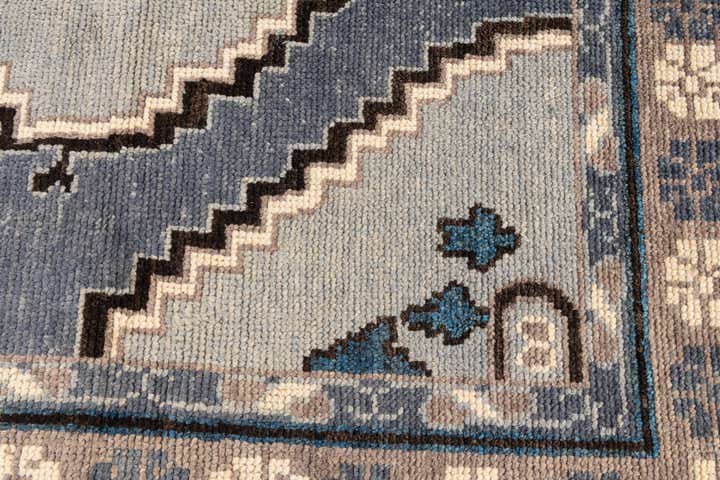 8' x 10' 5 Hand Knotted Moroccan Wool Rug