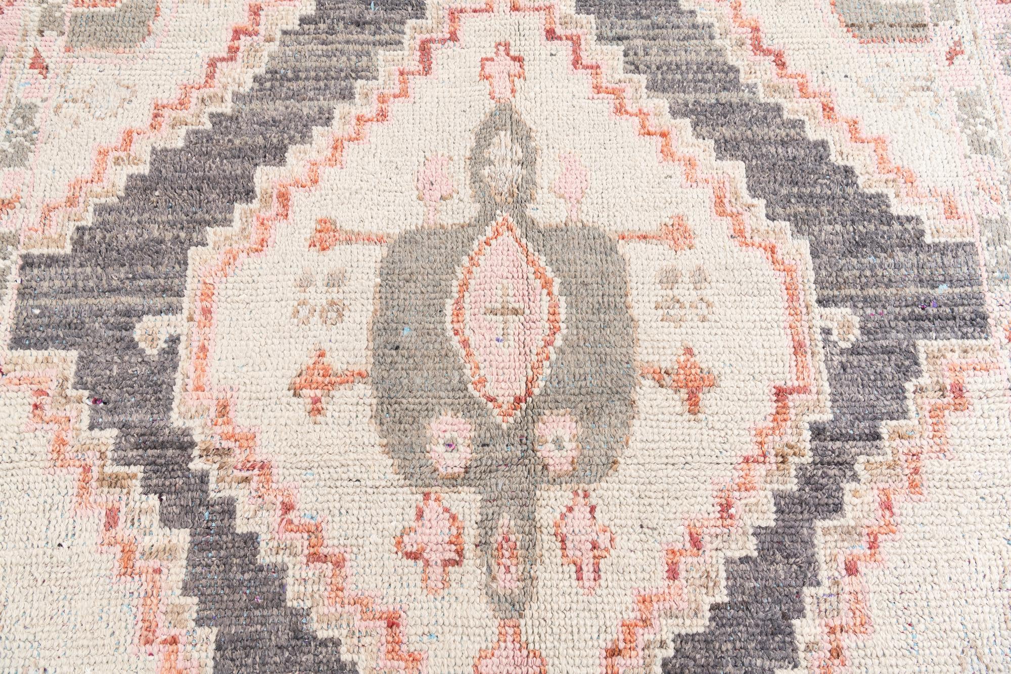 5' 9 x 9' 7 Hand Knotted Moroccan Wool Rug