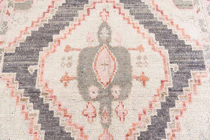 5' 9 x 9' 7 Hand Knotted Moroccan Wool Rug