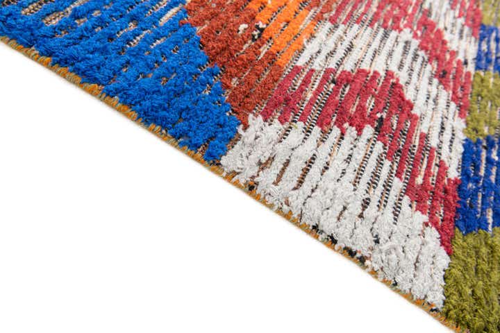 4' 9 x 7' 8 Hand Knotted Moroccan Wool Rug