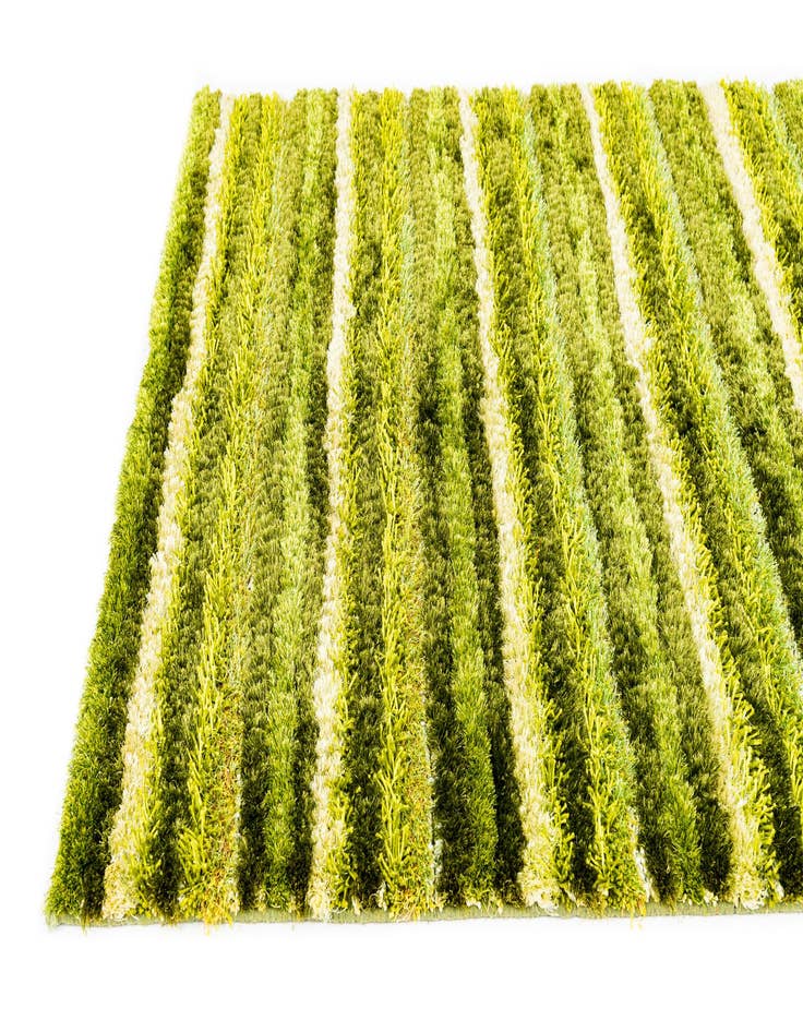 Detail image of 5' x 6' 7 Multi-Tone Shag Rug