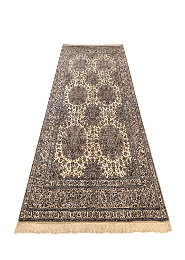 7' 1 x 10' 11 Nain Rug