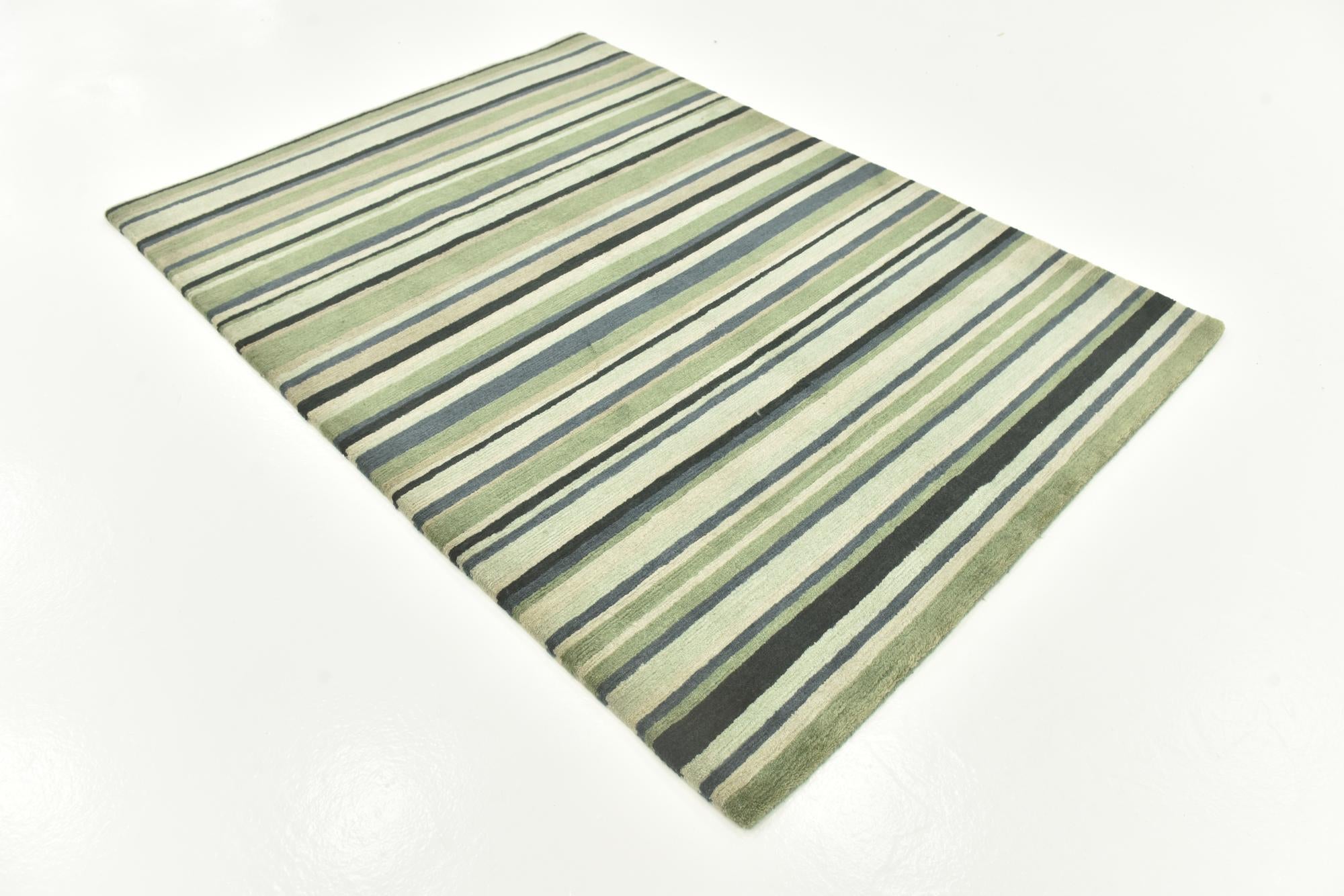 4' 9 x 6' 5 Hand Knotted Nepal Wool Rug