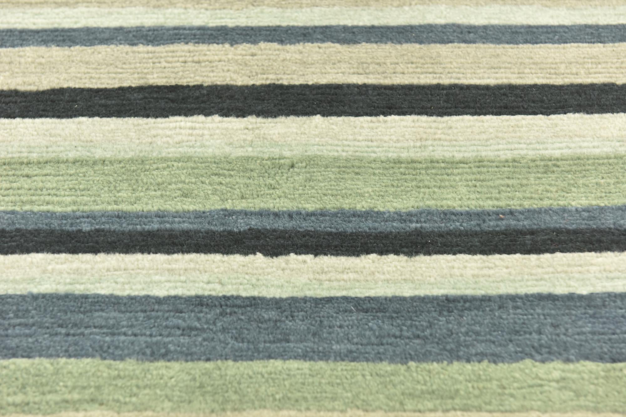 4' 9 x 6' 5 Hand Knotted Nepal Wool Rug