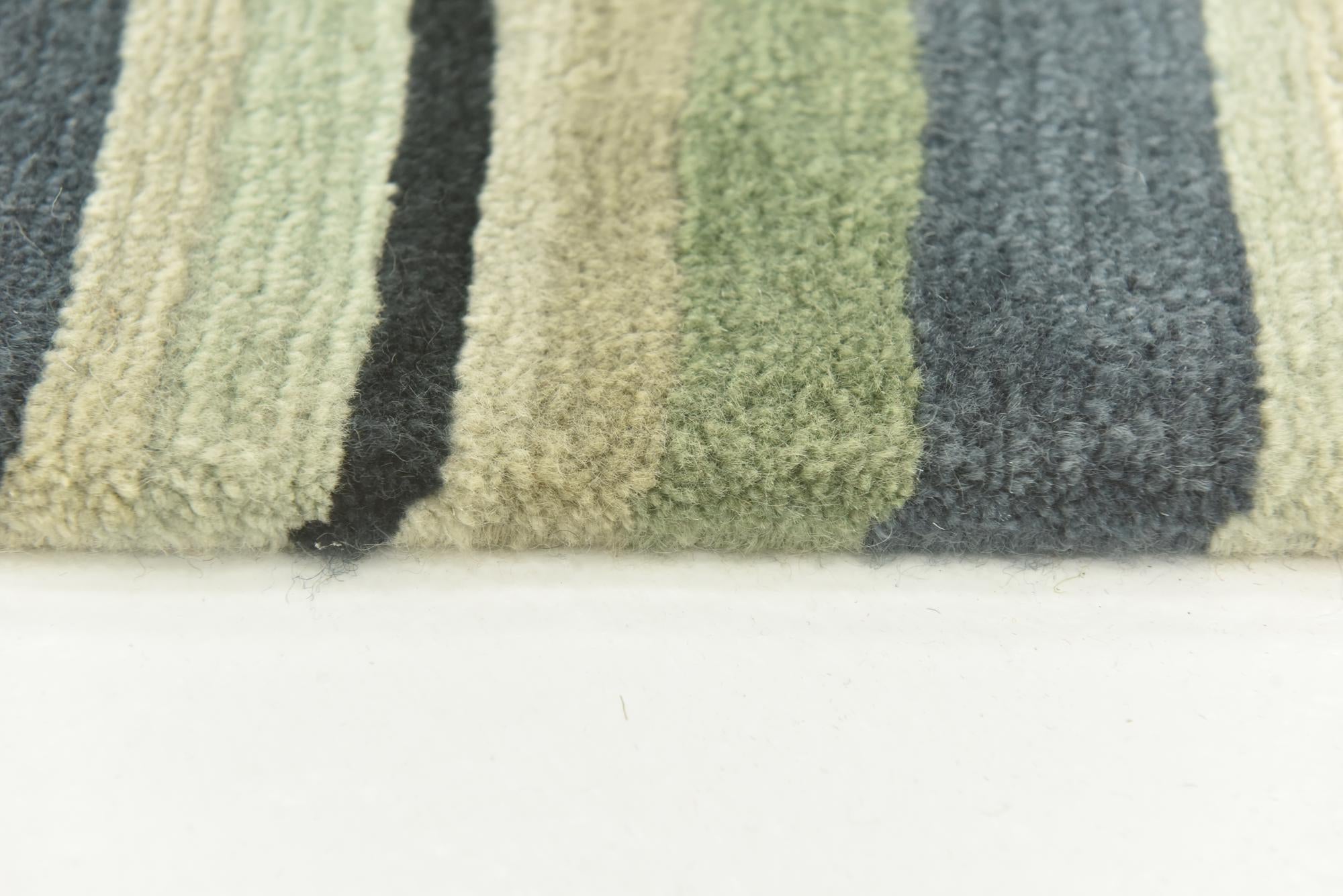 4' 9 x 6' 5 Hand Knotted Nepal Wool Rug