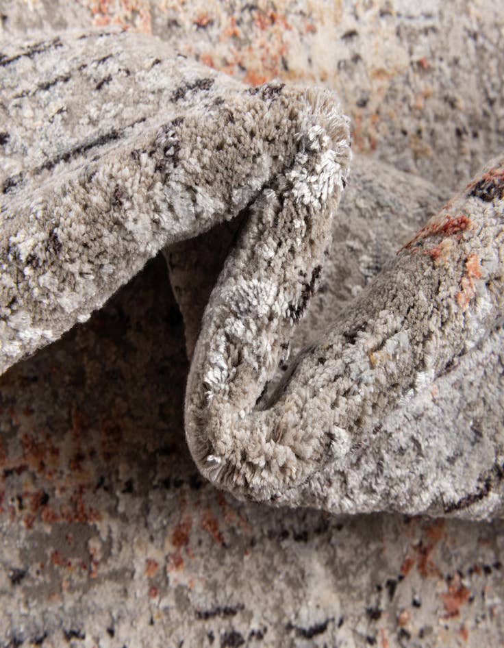 Detail image of 3' 3 x 6' 8 Noble Rug