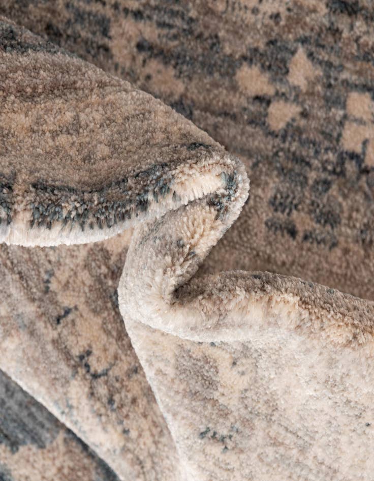 Detail image of 9' x 11' 5 Noble Rug