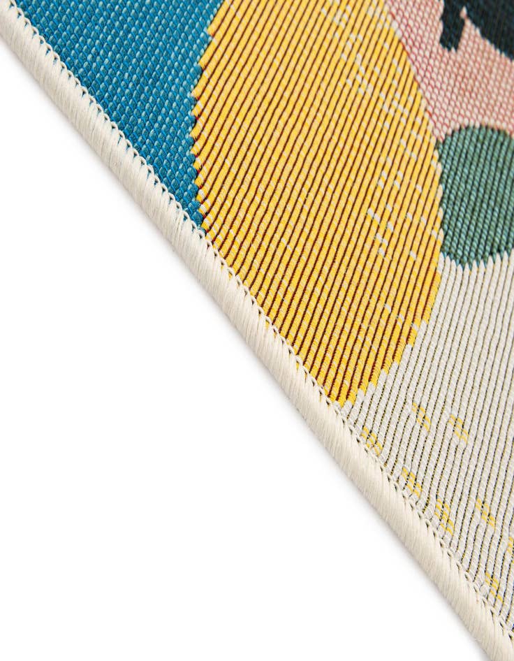 Detail image of 2' x 3' Washable Botanical Indoor / Outdoor Rug