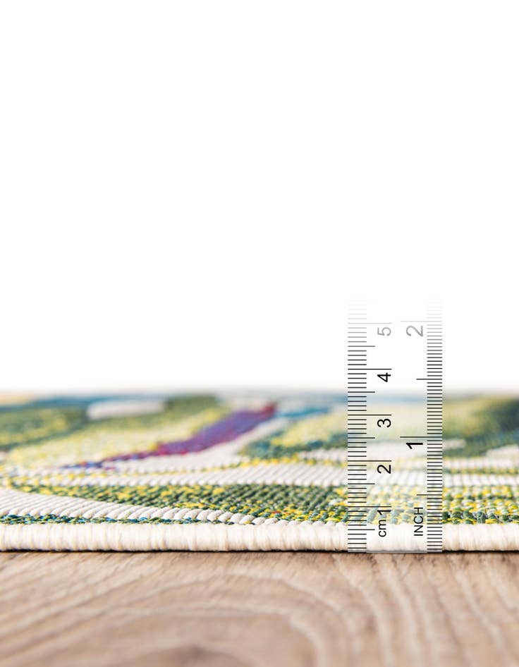 Detail image of 3' 3 x 5' 3  Washable Botanical Indoor / Outdoor Rug