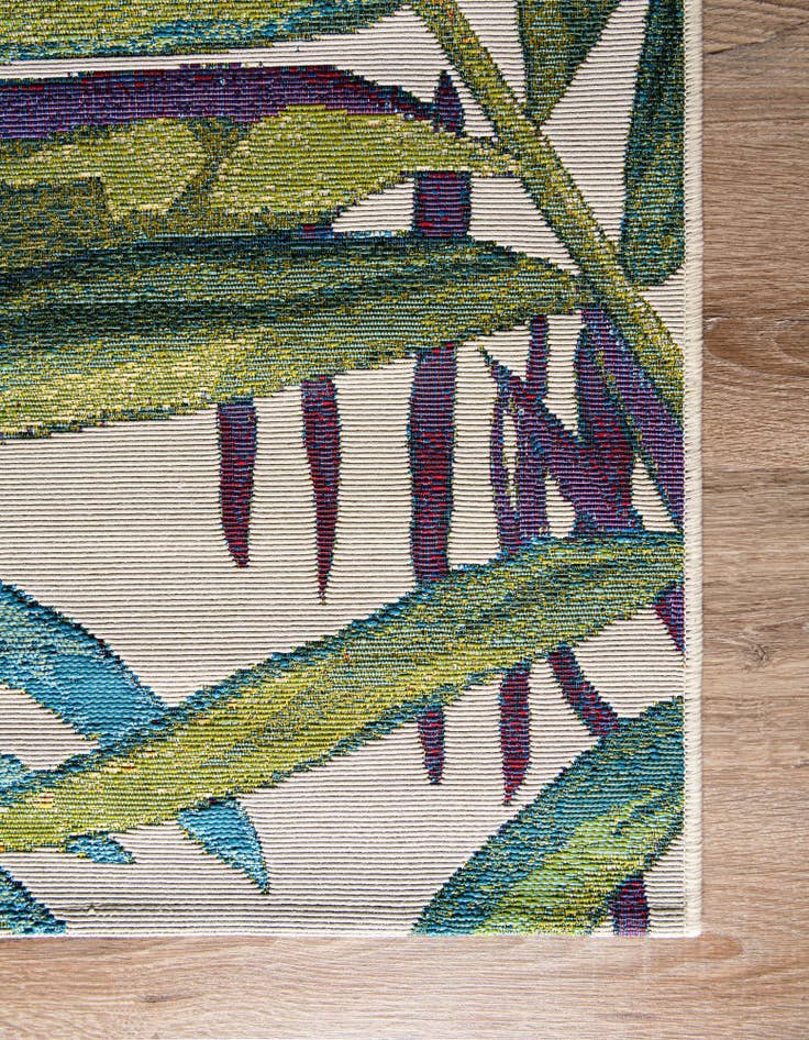 Detail image of 3' 3 x 5' 3  Washable Botanical Indoor / Outdoor Rug