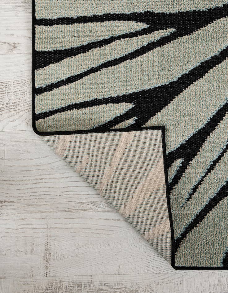 Detail image of 5' x 7' Easy-Clean Casablanca Indoor / Outdoor Rug
