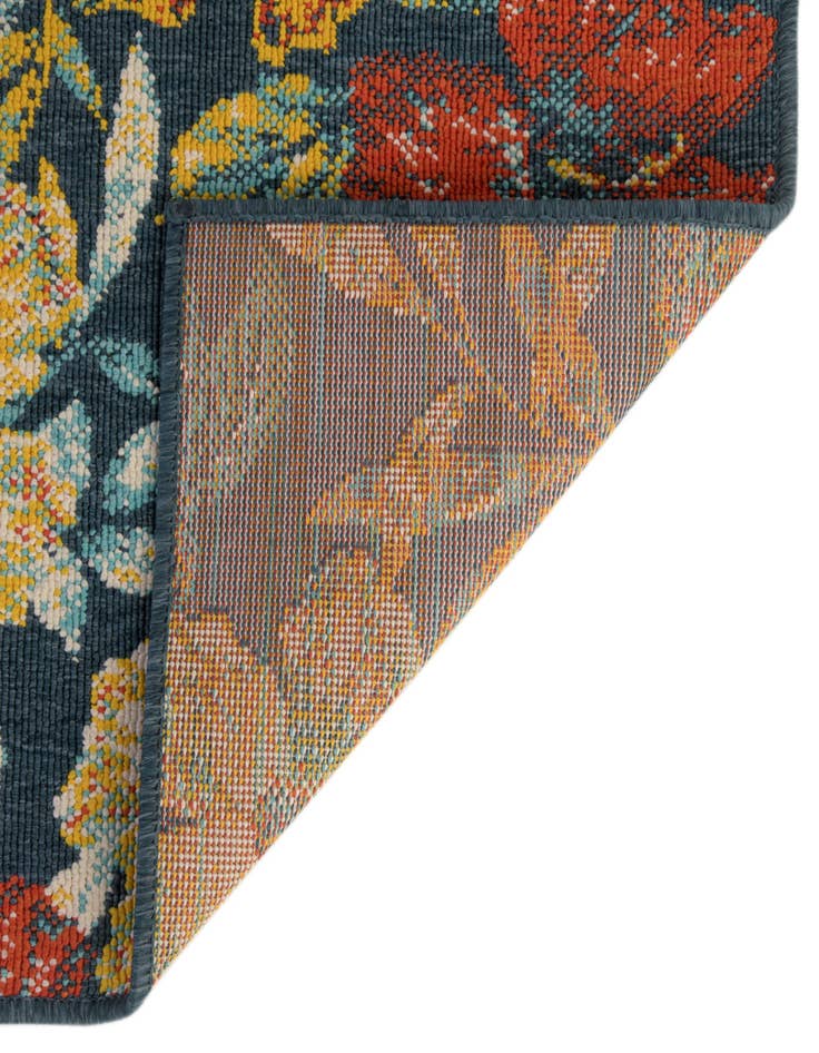 Detail image of 7' 10 x 11' Easy-Clean Coastal Indoor / Outdoor Rug