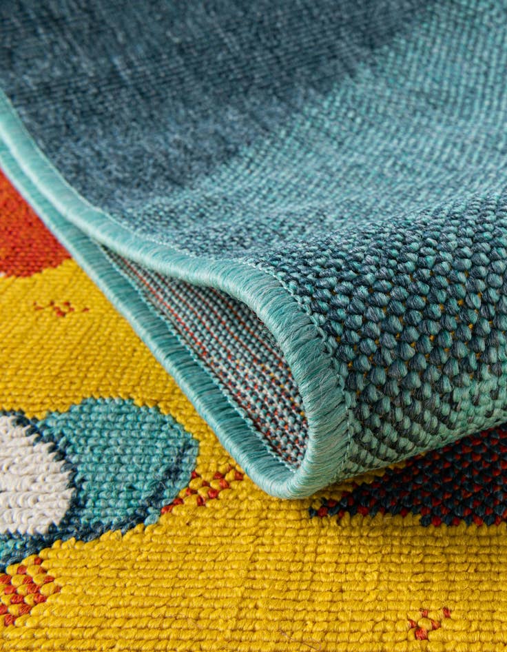 Detail image of 2' x 3' Easy-Clean Coastal Indoor / Outdoor Rug