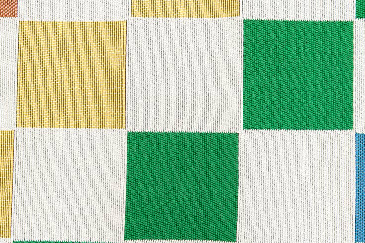 Detail image of 5' 4 x 7' 6 Easy-Clean Modern Indoor / Outdoor Rug