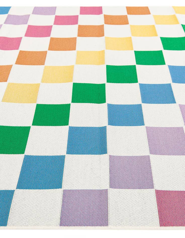 Detail image of 5' 4 x 7' 6  Washable Modern Indoor / Outdoor Rug