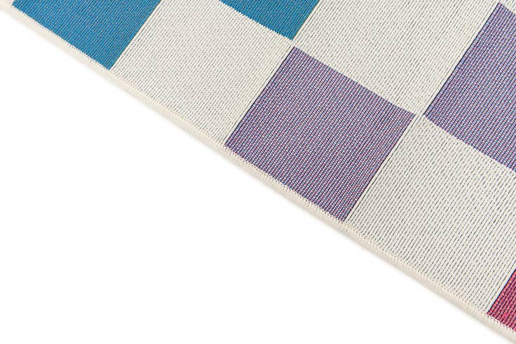 Detail image of 5' 4 x 7' 6 Easy-Clean Modern Indoor / Outdoor Rug