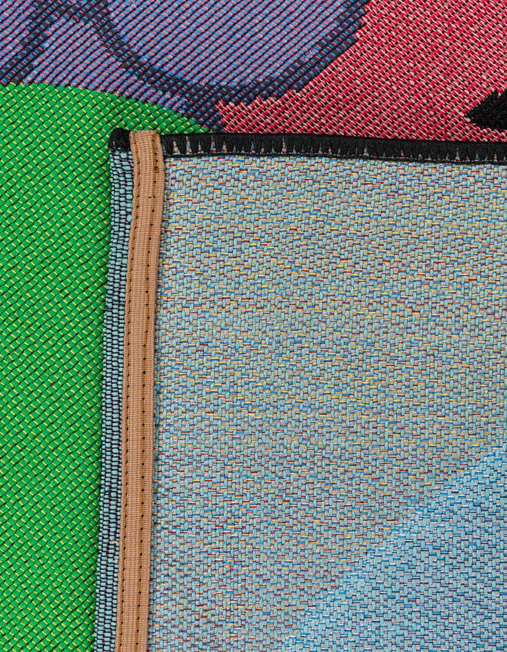 Detail image of 2' 6 x 3' 7 Easy-Clean Modern Indoor / Outdoor Rug