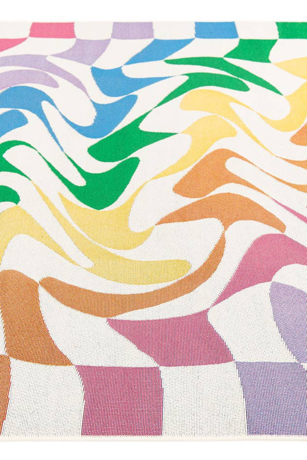 Detail image of 5' 3 x 7' 6 Easy-Clean Modern Indoor / Outdoor Rug