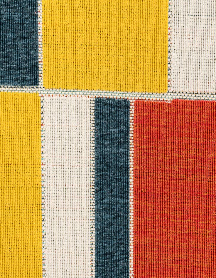 Detail image of 5' 3 x 7' 6  Washable Modern Indoor / Outdoor Rug