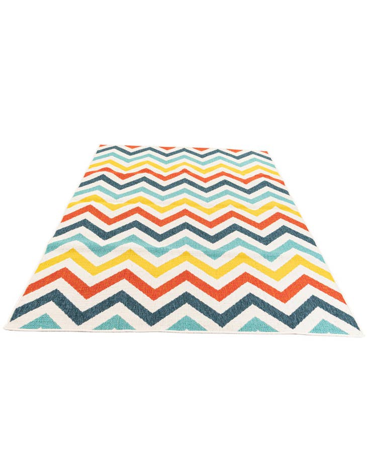 Detail image of 5' 3 x 7' 6  Washable Modern Indoor / Outdoor Rug