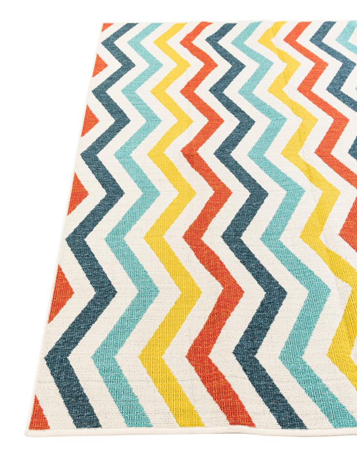 Detail image of 5' 3 x 7' 6  Washable Modern Indoor / Outdoor Rug
