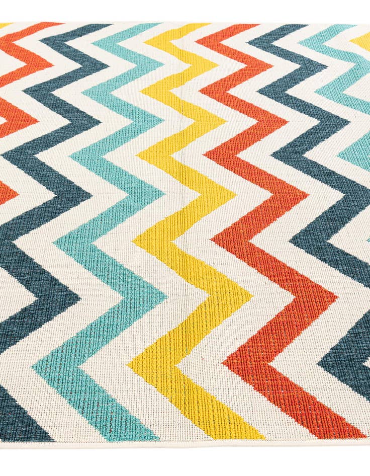 Detail image of 5' 3 x 7' 6  Washable Modern Indoor / Outdoor Rug
