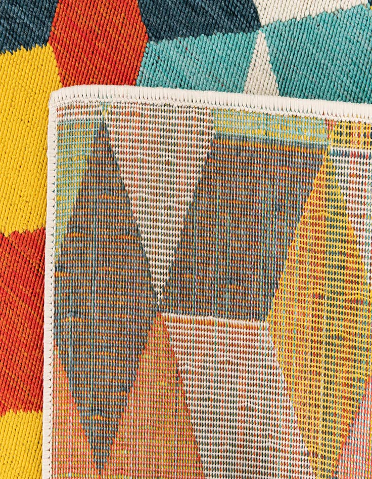 Detail image of 5' 3 x 7' 6 Washable Modern Indoor / Outdoor Rug