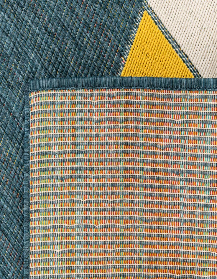 Detail image of 5' 3 x 7' 6  Washable Modern Indoor / Outdoor Rug