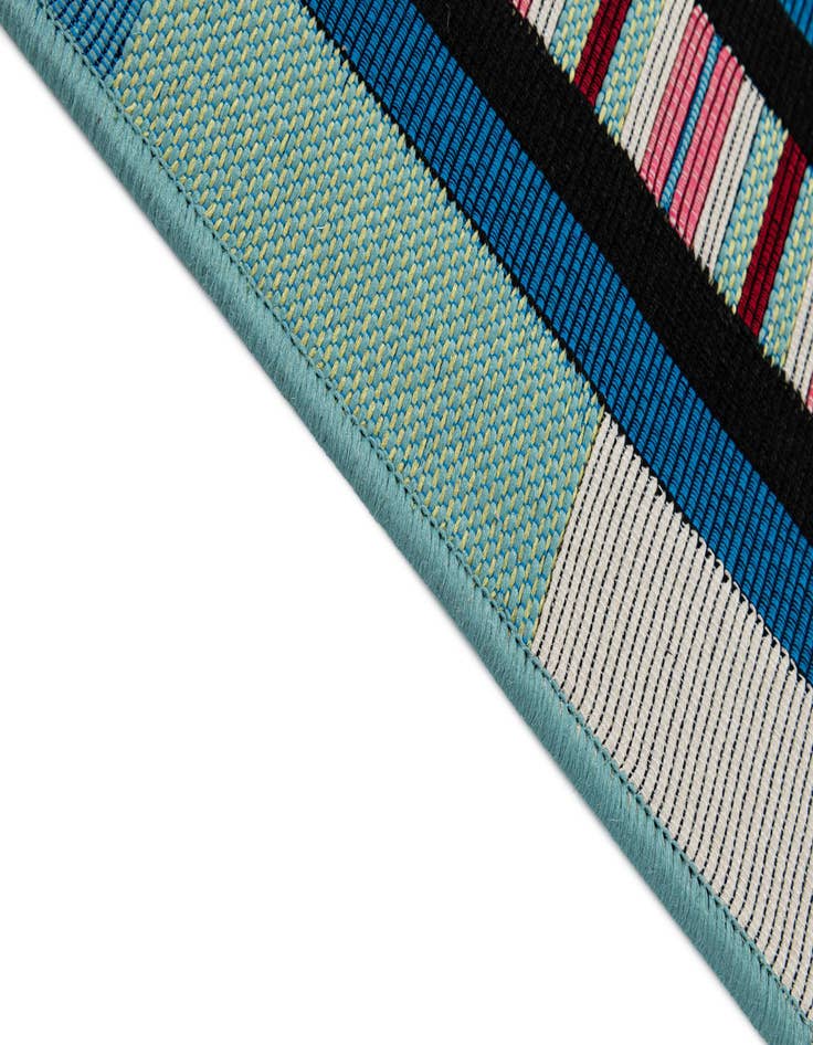 Detail image of 5' 4 x 7' 8  Washable Modern Indoor / Outdoor Rug