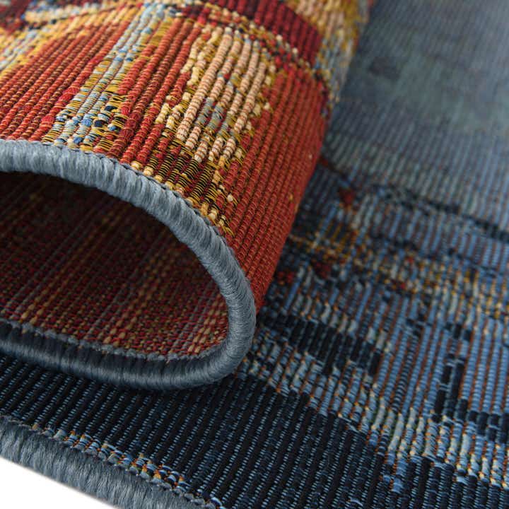 2' 2 x 3' Easy-Clean Modern Indoor / Outdoor Rug