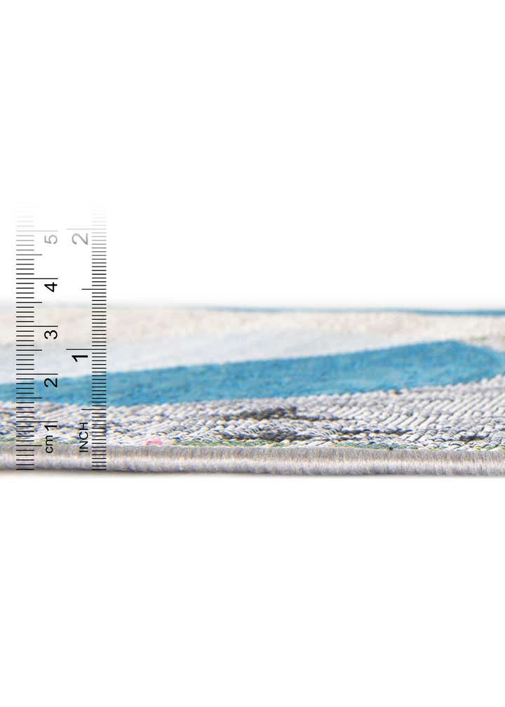 4' 1 x 6' 1 Easy-Clean Modern Indoor / Outdoor Rug